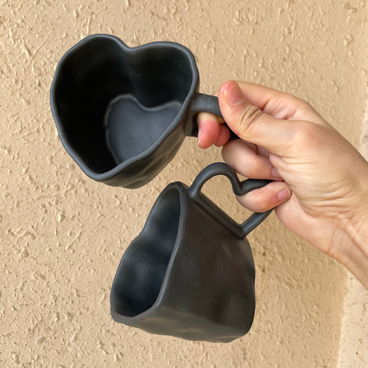 Shape of heart mug | Black