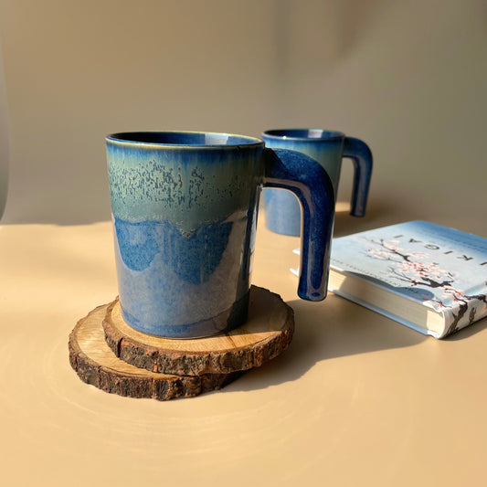 Blue waves coffee mug with open handle
