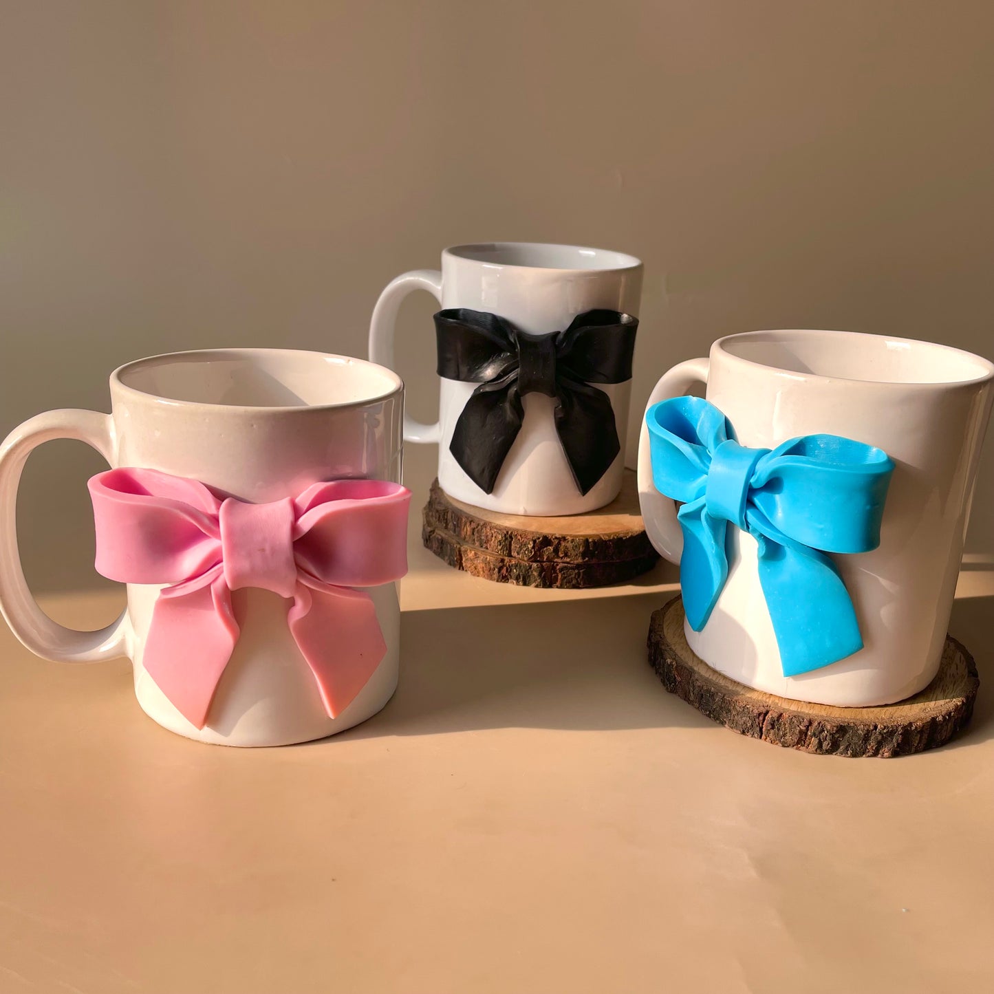 Set of 3 Pretty bow mugs -