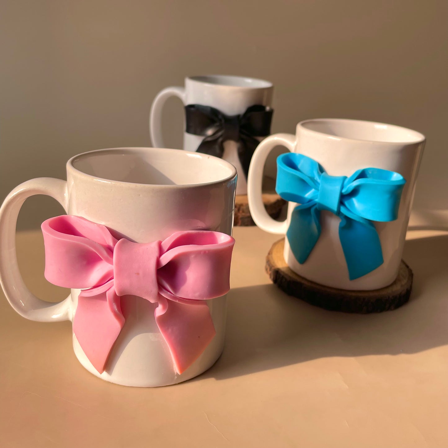 Set of 3 Pretty bow mugs -