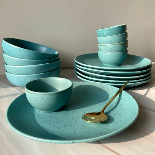 Turquoise speckled Dinner set