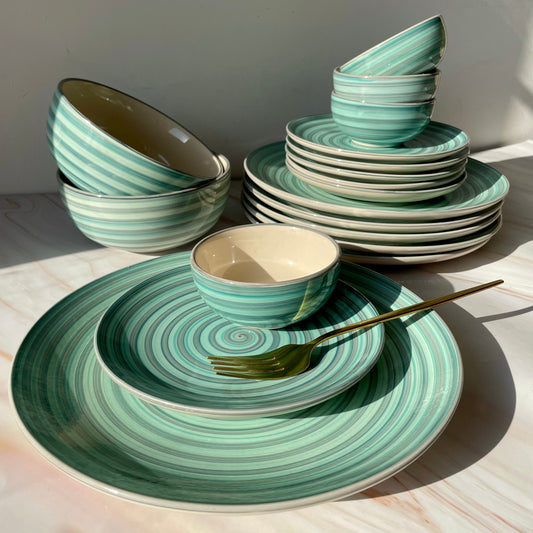 Green spiral dinner set