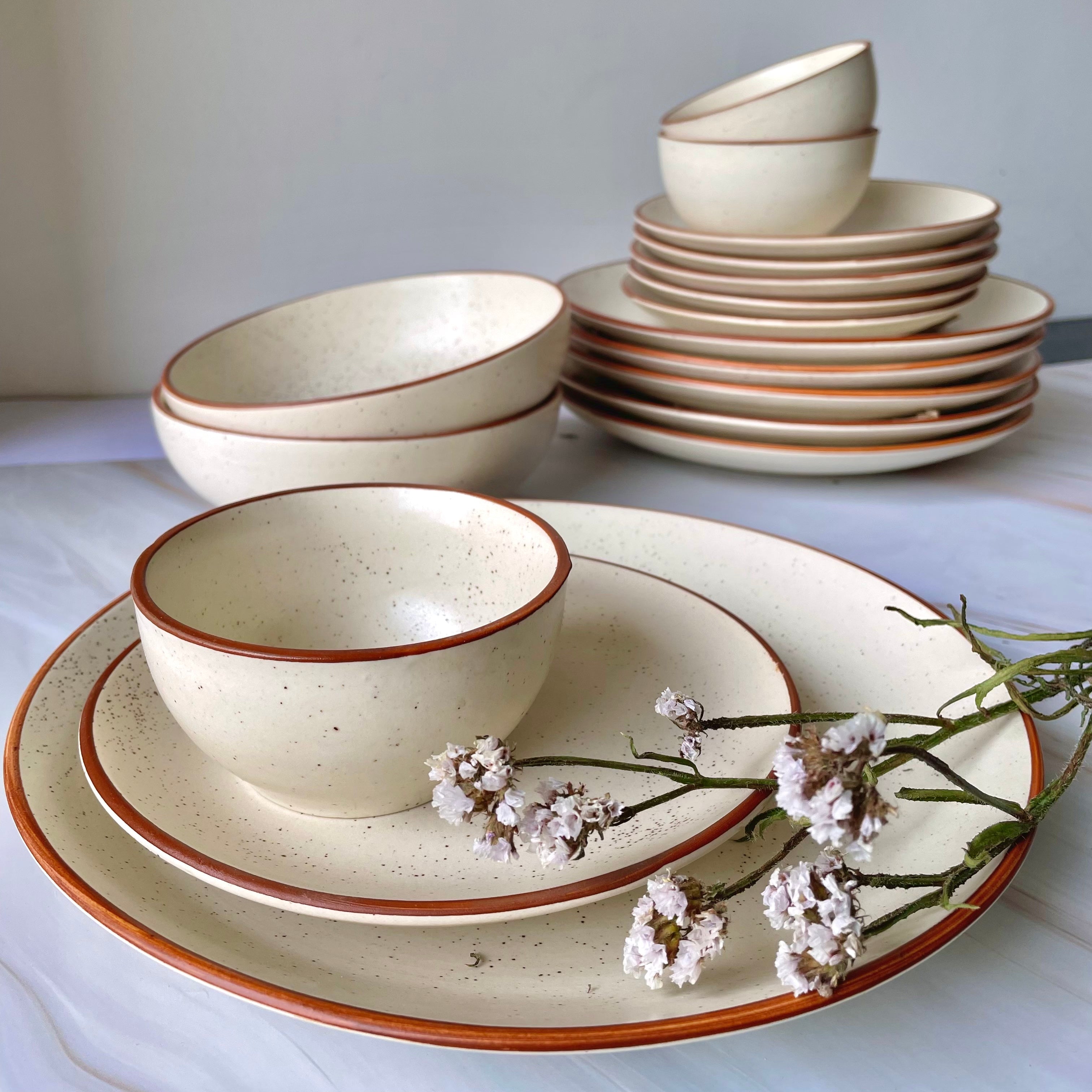 Minimalist on sale dinnerware set